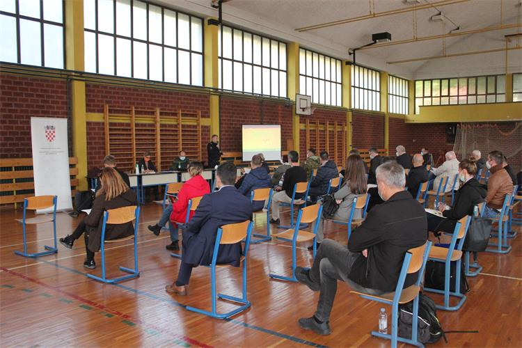 Slika /slike/Vijesti/Program aktivnosti_sastanak_0901.JPG